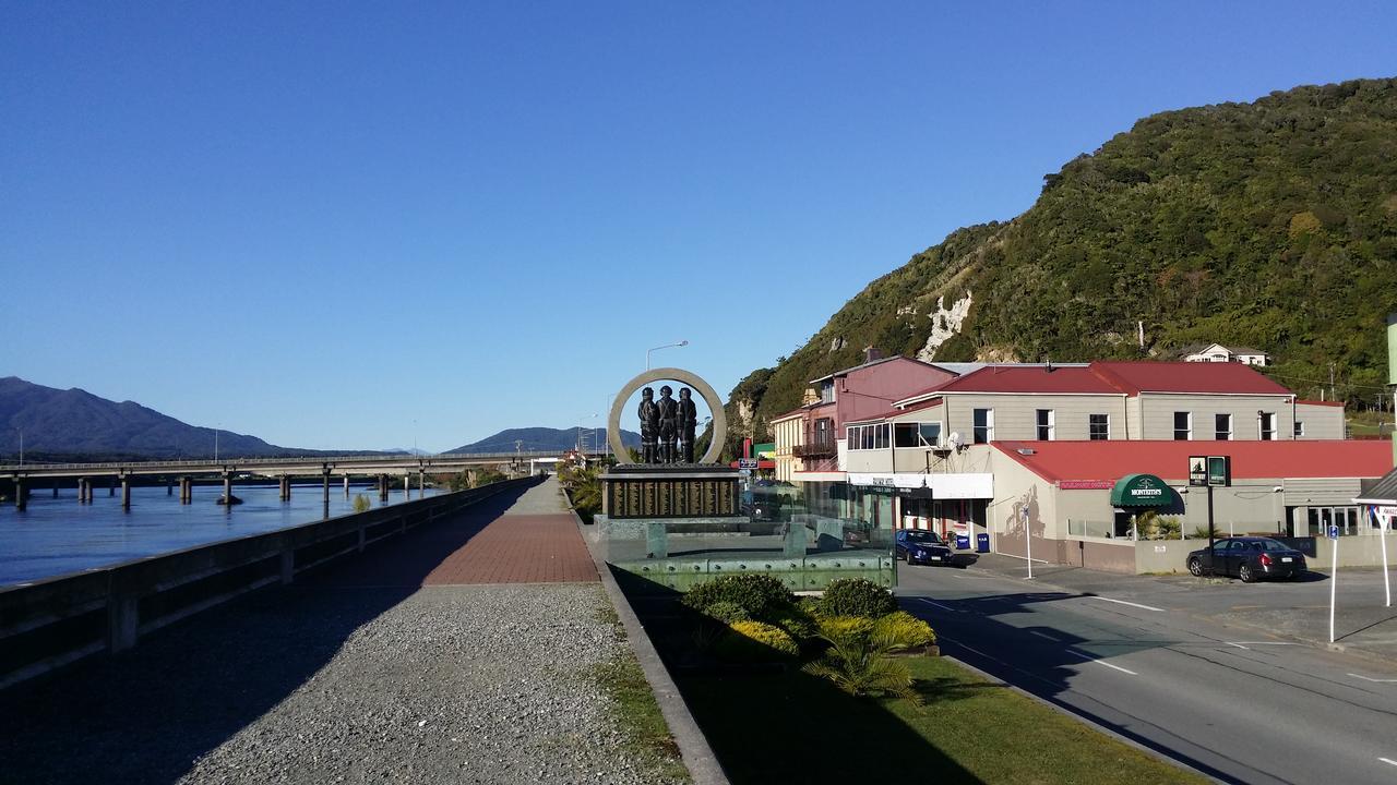 Railway Hotel Greymouth Exterior photo